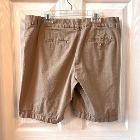 ⭐️ J. Crew Bermuda Shirts Khaki Color Size 8 - Picture 3 of 11
